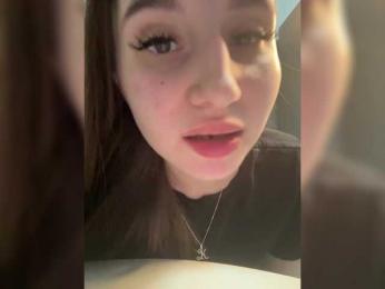 KiraSweet webcam model stream image