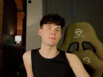 moon_gloww webcam model stream image