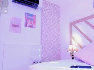 Amber Sweeth webcam model stream image