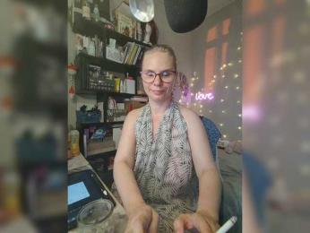 OnlyFox webcam model stream image