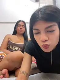 AveryBlesss webcam model stream image