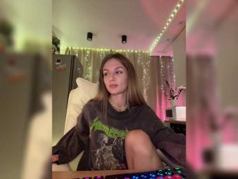 EnlivenLuv webcam model stream image