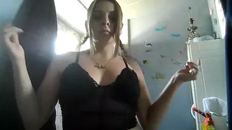 ShysluutGia webcam model stream image