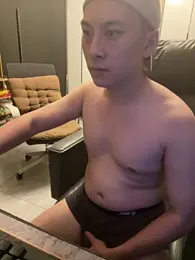 yichen008 webcam model stream image
