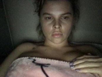 Karolina33a webcam model stream image