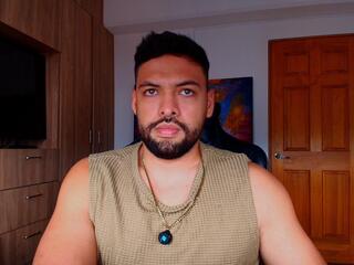 Jerome V webcam model stream image