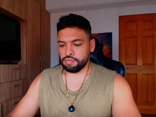 Jerome V webcam model stream image