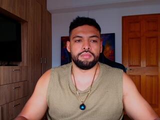 Jerome V webcam model stream image