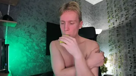 AlexxSweet webcam model stream image