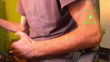 BigCumShoot webcam model stream image