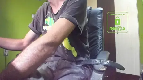 BigCumShoot webcam model stream image