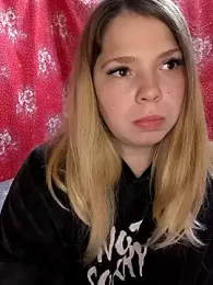 Zuli_Kiska webcam model stream image