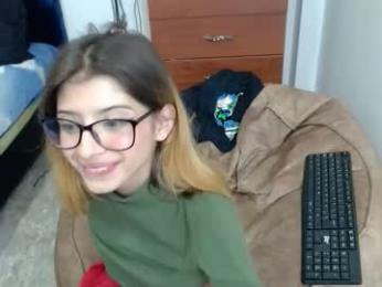 kratos_and_afrodita webcam chaturbate model stream image