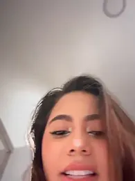 Aryrosee webcam model stream image