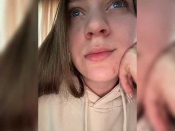 CyrilaPuff webcam model stream image