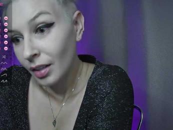 MamaKoska webcam model stream image