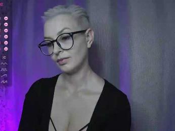 MamaKoska webcam model stream image