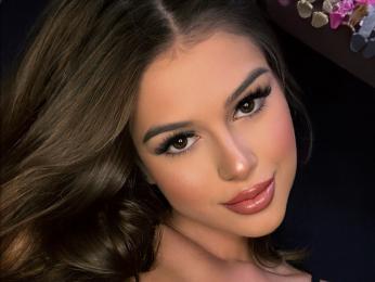 Bella webcam model stream image