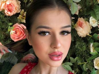 Bella webcam model stream image