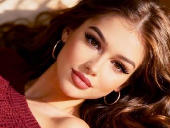 Bella webcam livejasmin model stream image