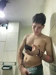 Theus26_ webcam model stream image