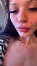 Tinatamiso webcam model stream image