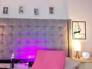 Linda Fosterr webcam model stream image