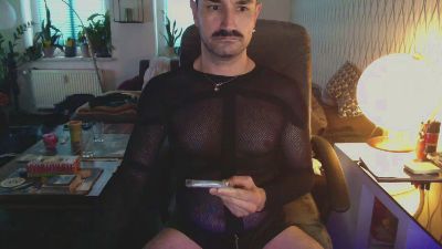 tom0819 webcam model stream image