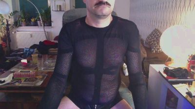 tom0819 webcam model stream image