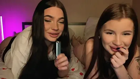 LisaAndDenis webcam model stream image