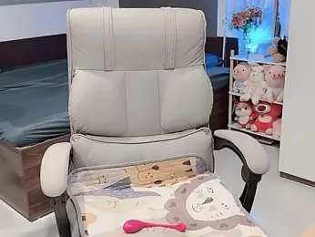 Eva-Public webcam model stream image