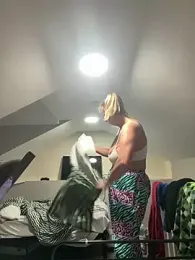 JustYourNormalCouple webcam model stream image