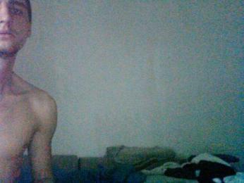 ArtYlaa webcam model stream image