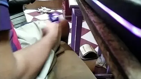 growing20yo webcam model stream image