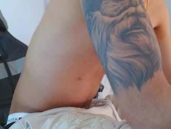 russell_adams_ webcam model stream image