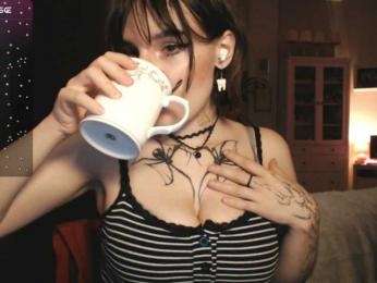 momorenaaa webcam model stream image