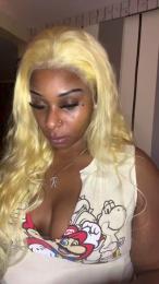 CashMeeOutt webcam model stream image