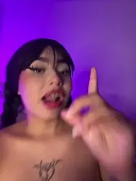 lucialauper_ webcam model stream image