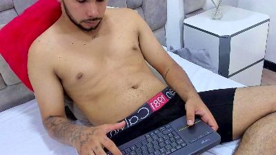 LiamSaenz webcam model stream image