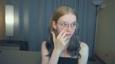 MertieAlie webcam model stream image