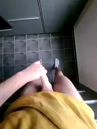 rezzzze webcam stripchat model stream image