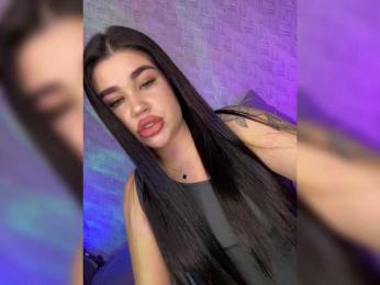 suchka-black- webcam model stream image