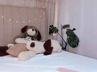 holly-brooke webcam model stream image