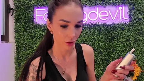 realhotfallingdevil webcam model stream image