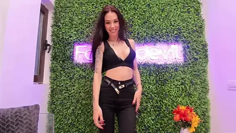 realhotfallingdevil webcam stripchat model stream image