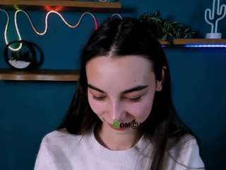 kira-light1 webcam model stream image