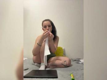 krisskiss21 webcam model stream image