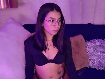 Alyssa-Ray webcam model stream image