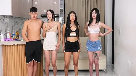 Petiteess webcam model stream image