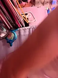 gurlnips webcam model stream image